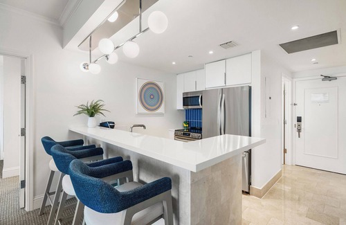 Mid Beach Condo | Luxury Vacation Rentals at Fontainebleau Miami Beach by LRMB