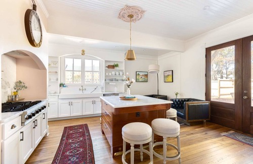 Durham House | Luxury Victorian Downtown: Pamper Your Guests!