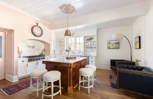Durham House | Luxury Victorian Downtown: Pamper Your Guests!