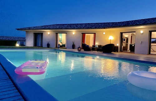 Santa Giulia Villa | LUXURY VILLA 240m2 * Santa Giulia SEA 180 5 STARS CLASSIFIED