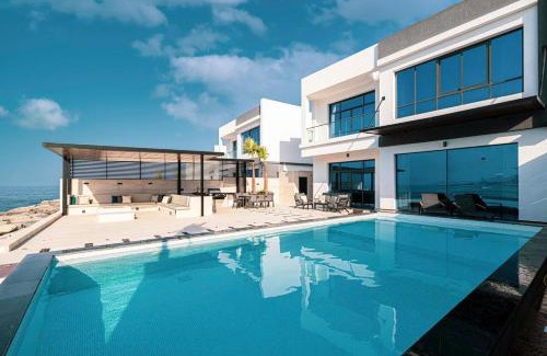 Sharm Villa | Luxury Villa 8 BR Sea and Mountain View with infinity pool - Al Dana Island Fujairah