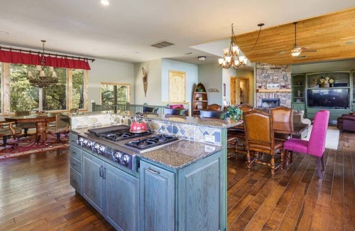 Bass Lake House | Luxury Villa at Bass Lake near Yosemite