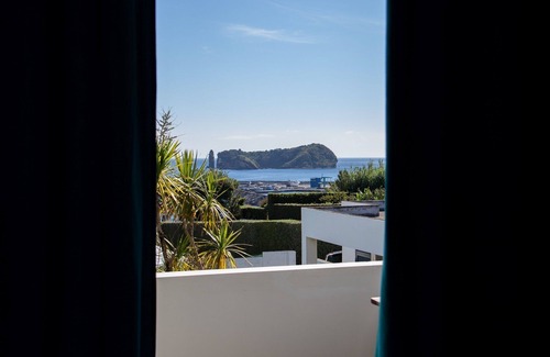 Vila Franca do Campo House | Luxury villa Large with private pool, minutes from the beach,