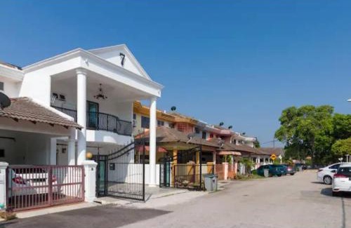 Bukit Baru House | Luxury Villa