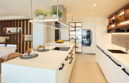 Golden Mile Villa | Luxury villa on the beach in Marbella Golden Mile