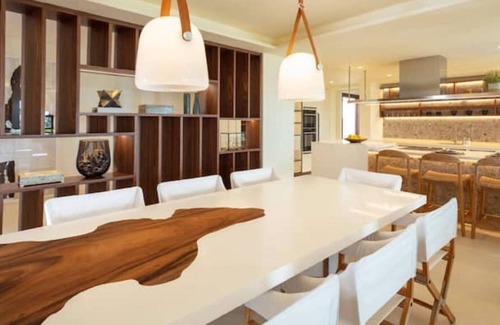 Golden Mile Villa | Luxury villa on the beach in Marbella Golden Mile