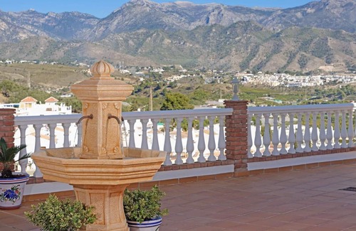 Punta Lara Villa | Luxury villa, pool table, hot tub, close amenities