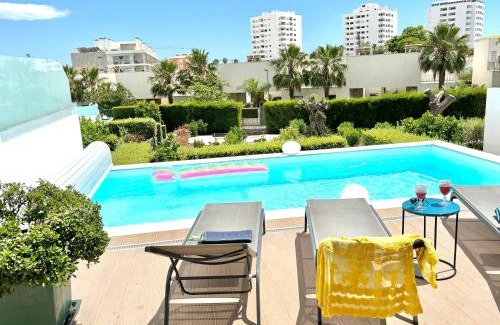 Correeira Villa | Luxury villa & private heatable pool in Albufeira