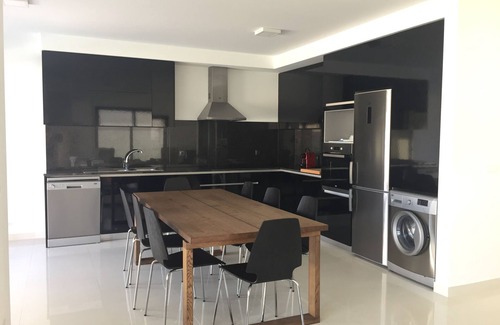 Famalicao Villa | Luxury villa with private pool near Nazaré