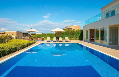 Crveni Vrh Villa | Luxury Villa Residenzia Imperiale with heated pool and sea view
