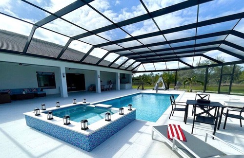 Rural Estates Villa | Luxury Villa The Naples Serenity Pool/spa
