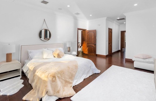 North Bay Village Villa | Luxury villa / Waterfront / Provate island / 5bd