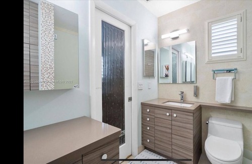 Hollywood Hills Villa | Luxury Villa w/Heated Pool | Mins to Beach