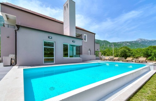 Tucepi House | Luxury villa with a swimming pool Župa, Zagora (K-22641)