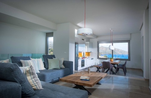 Agios Nikolaos Villa | Luxury Villa With Stunning Views in Agios Nikolaos