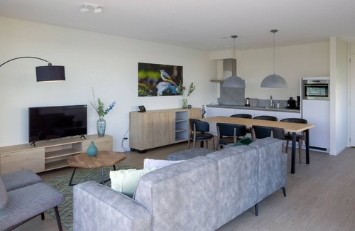 Oranjeplaat Villa | Luxury villa with jetty, at the Veerse Meer