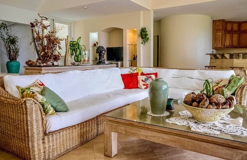 Tartane Villa | Luxury villa with pool, 4 bedrooms, sea view, 2h housekeeping 3 times / week