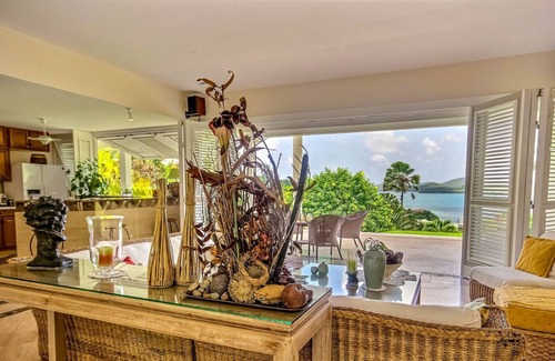 Tartane Villa | Luxury villa with pool, 4 bedrooms, sea view, 2h housekeeping 3 times / week