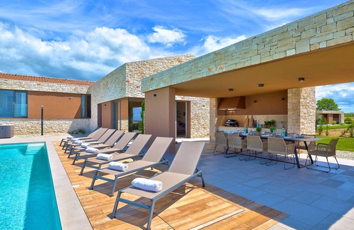 Brtonigla Villa | Luxury villa with pool and panoramic views - the perfect vacation in the heart of Istria
