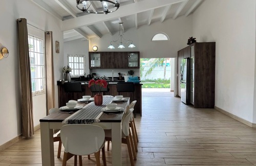 Willemstad Villa | Luxury Villa with private pool and tropical garden near Mambo & Cabana beach