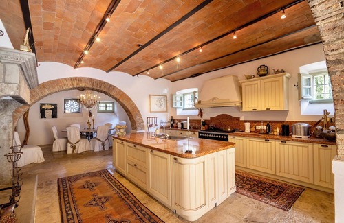 Cortona Villa | Luxury Villa with Private Pool and Breathtaking Views of the Tuscan Hills