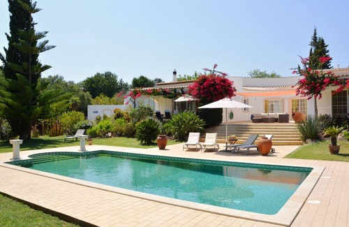 Olhao Villa | Luxury villa with private pool and beautiful garden
