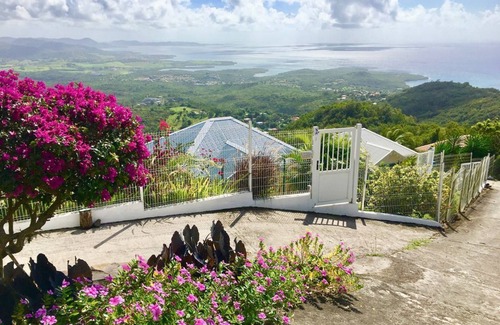 Le Diamant Villa | Luxury villa with swimming pool, exceptional view and superb tropical garden