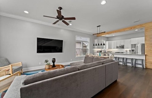 Inlet Beach Heights Villa | Luxury Walk 2 Beach, Private Heated Pool, 2 Masters -King Beds