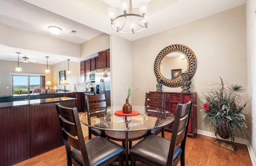 Table Rock Condo | Luxury Walk-In Condo 2 King Suites Sunroom + Patio Near Branson Fun!