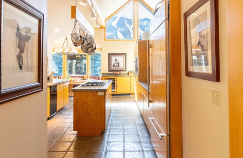 Warm Springs House | Luxury Warm Springs Creekfront Home