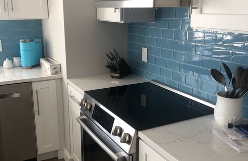 Shoreby Hill Condo | Luxury Waterfront Condo in downtown Jamestown