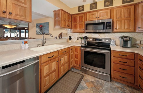 Dillon Condo | Luxury Waterfront Condo on Lake Dillon, Views, Pool, Hot tub, Walk to Lake