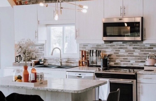 Washago Cottage | Luxury Waterfront Cottage with Hot Tub in Downtown Washago, Ontario