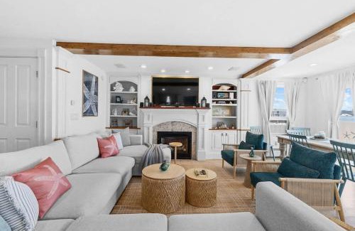 Somerset House | Luxury Waterfront Home Perfect for Family