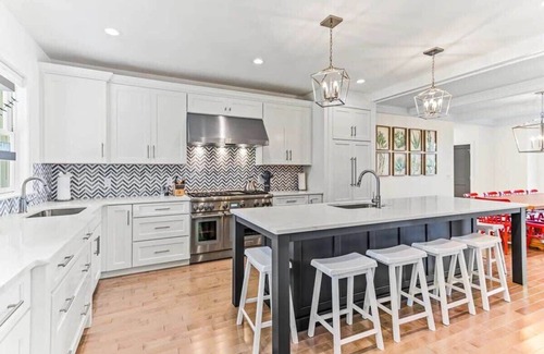 South Yarmouth House | Luxury Waterfront Home w/Heated Pool and Hot Tub