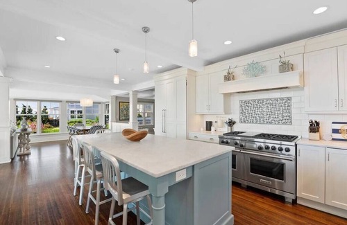 Pine Orchard House | Luxury Waterfront Oasis