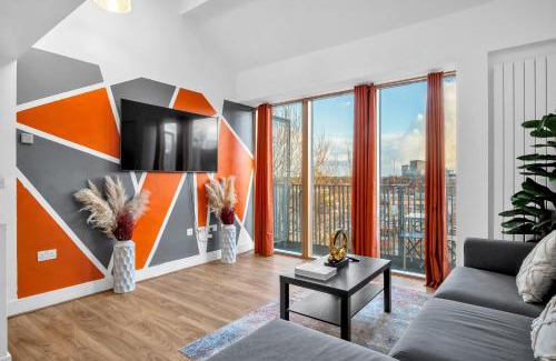 Coventry House | Luxury Waterfront Property With Free Parking