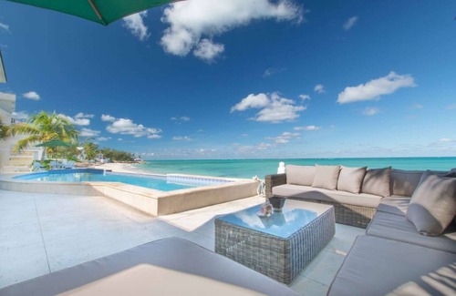 Nassau Villa | Luxury Waterfront Villa La Mouette with infinity Pool