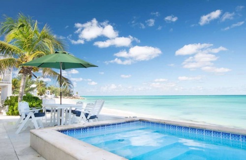 Nassau Villa | Luxury Waterfront Villa La Mouette with infinity Pool