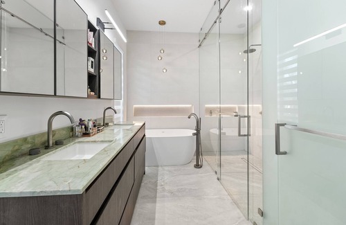 Ojus House | Luxury Waterfront Villa in the heart of Aventura