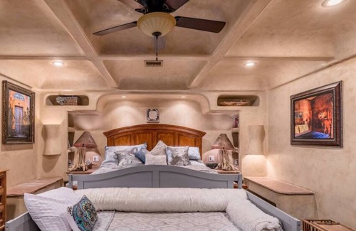 Peoria Villa | Luxury Winding Waterslide Oasis+SportCourt+Golf+SwimupBar+Playset+Firepits+PingPong+Pooltable