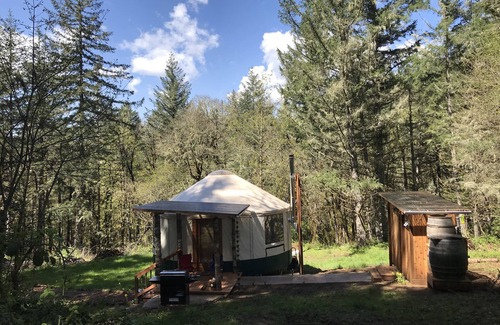 McMinnville Cabin | Luxury Wine Country Yurt Great for any Season