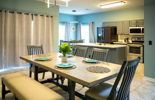 Legacy Park House | Luxury within steps to Disney -Fully Renovatedn