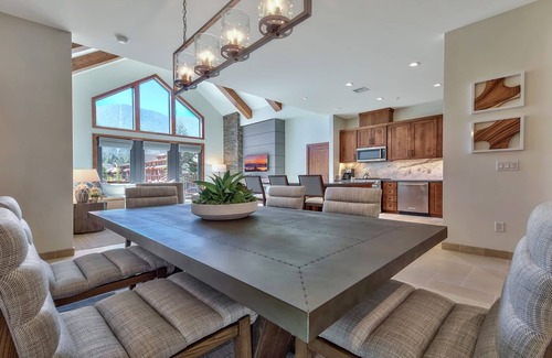 Lakeside Park Condo | LuxuryÂ 4br Steps From Heavenly Village & Gondola 4 Bedroom Condo by RedAwning