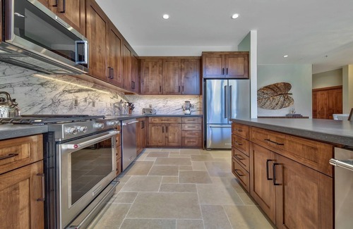 Lakeside Park Condo | LuxuryÂ 4br Steps From Heavenly Village & Gondola 4 Bedroom Condo by RedAwning