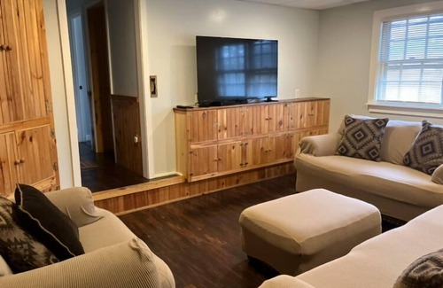 Lake Luzerne-Hadley Apartment | Luzerne Court Apartment