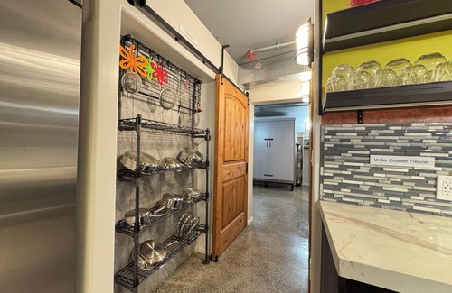 Las Vegas Strip Resort | LVStripHouse Condos Sleeps up to 14
