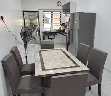 Kuantan House | LW homestay Bukit Setongkol near Menara 188, HTAA