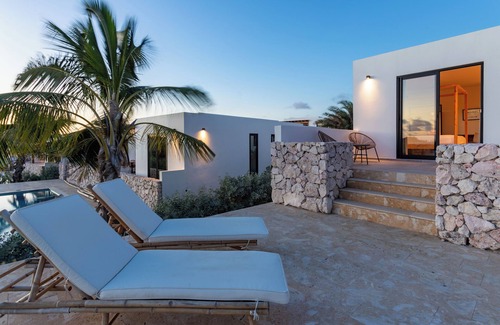 Willemstad Villa | LXRY VILLAS