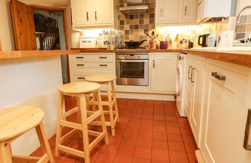 Giggleswick Cottage | LYCHGATE COTTAGE, pet friendly, character holiday cottage in Settle